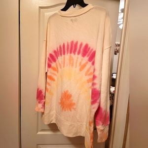 Woman's long sleeve tee. NWT